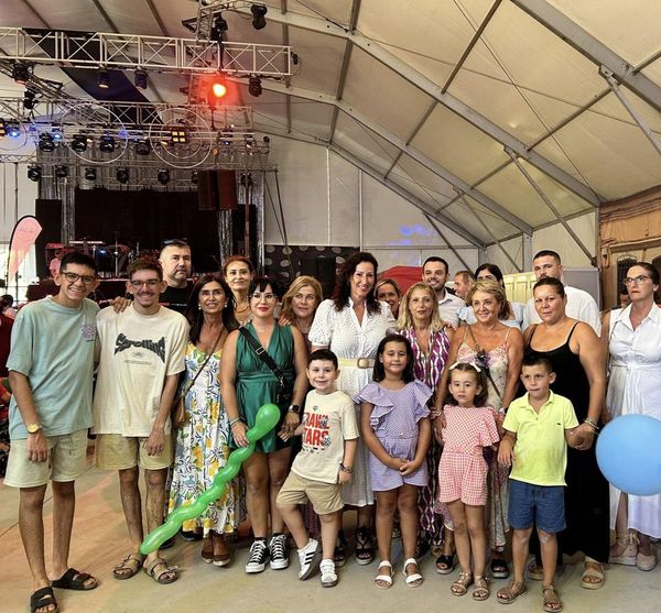 22/08/2024 FAMILIAS DE ARGAR DISFRUTANDO DE LA FERIA DE ALMERÍA