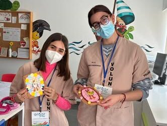01/04/2026 EL VOLUNTARIADO Y LAS FAMILIAS DE ARGAR ALMERÍA PREPARAN HUEVOS DE PASCUA LLENOS DE ILUSIÓN