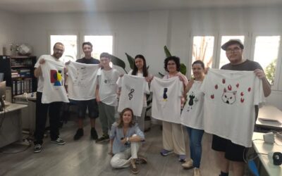 21/04/2026 TALLER DE PINTURA DE CAMISETAS PARA NUESTRO GRUPO DE ADOLESCENTES: CREATIVIDAD, DIVERSIÓN Y MOMENTOS COMPARTIDOS